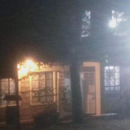 Sparkles Resort Meru Екстериор снимка